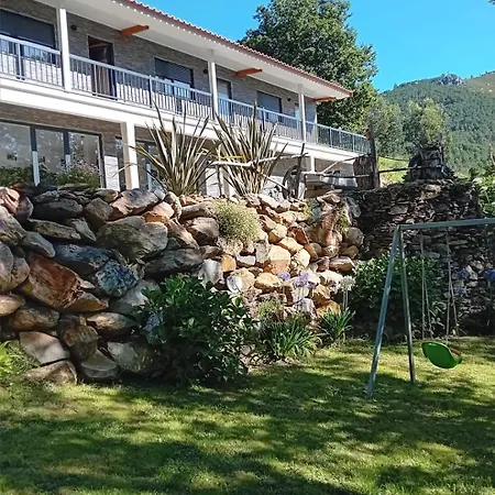 Aldeamento Turístico Viver Montanha *